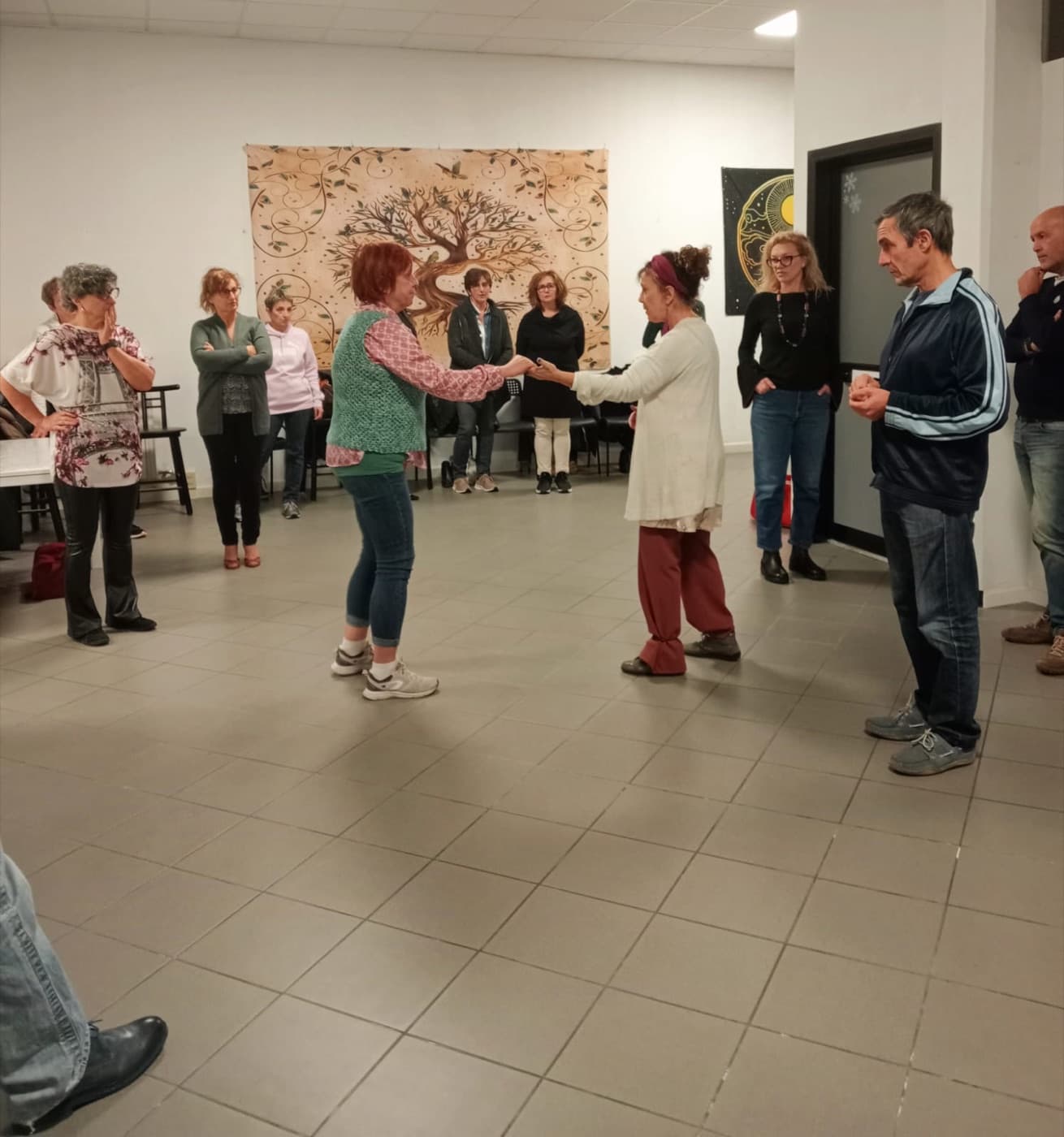 Allievi ballano il Boogie-Woogie in un momento di gruppo